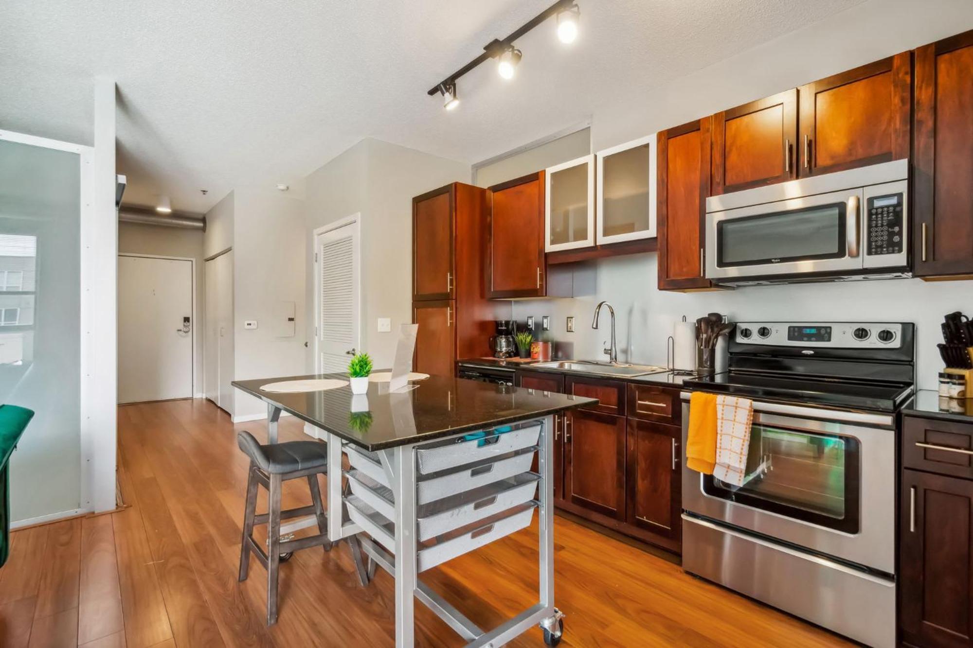 Apartment Cozysuites 2br Mill District With Pool, Gym #02 *
